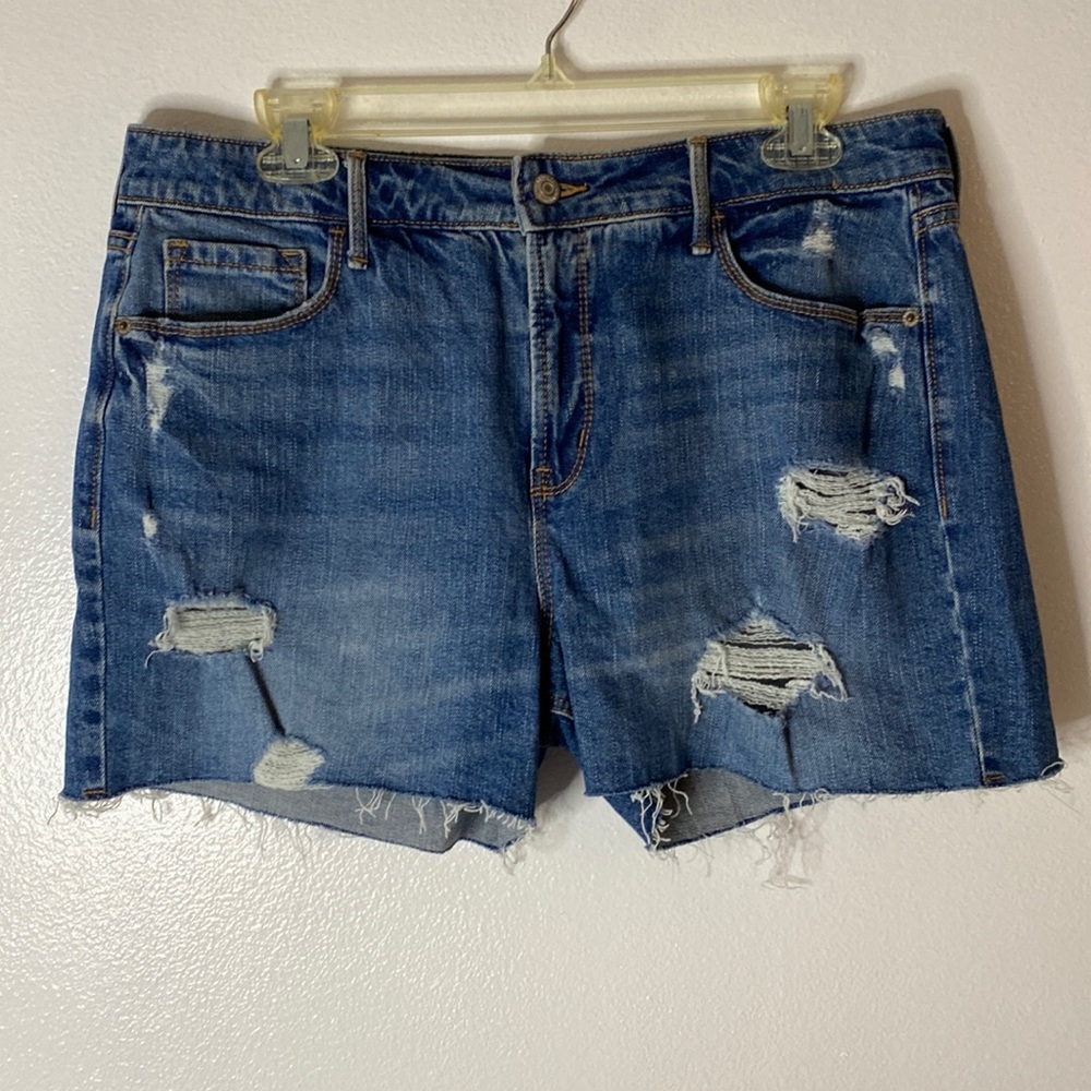 Old Navy women’s high rise secret slim pocket size 12 distressed denim shorts